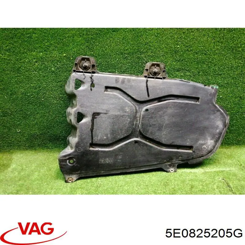 5E0825205G VAG Osłona podwozia tylna prawa