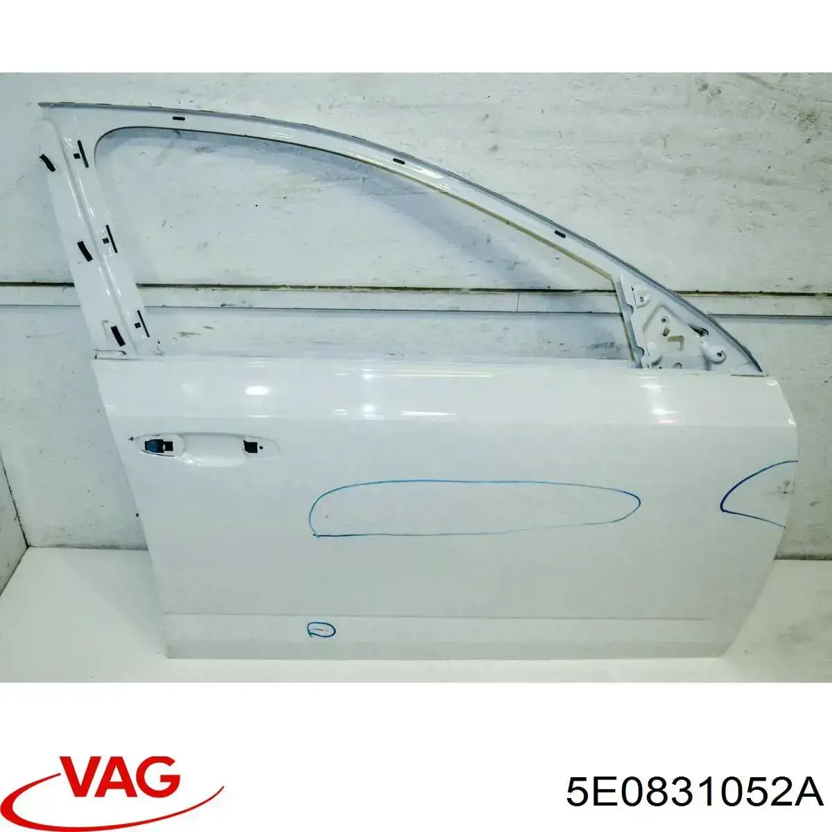 Drzwi przednie prawe VAG 5E0831052A cena, od 596,93 USD
