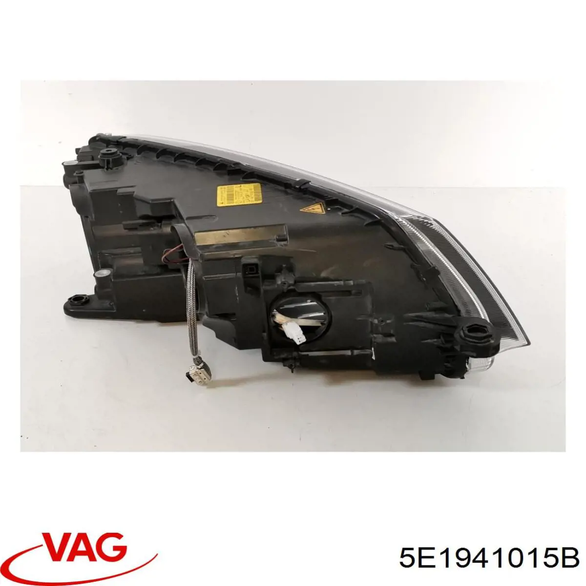Reflektor lewy VAG 5E1941015B cena, od 147,35 USD