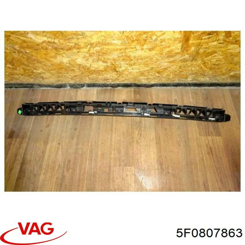 5F0807863 VAG Prowadnica zderzaka tylnego