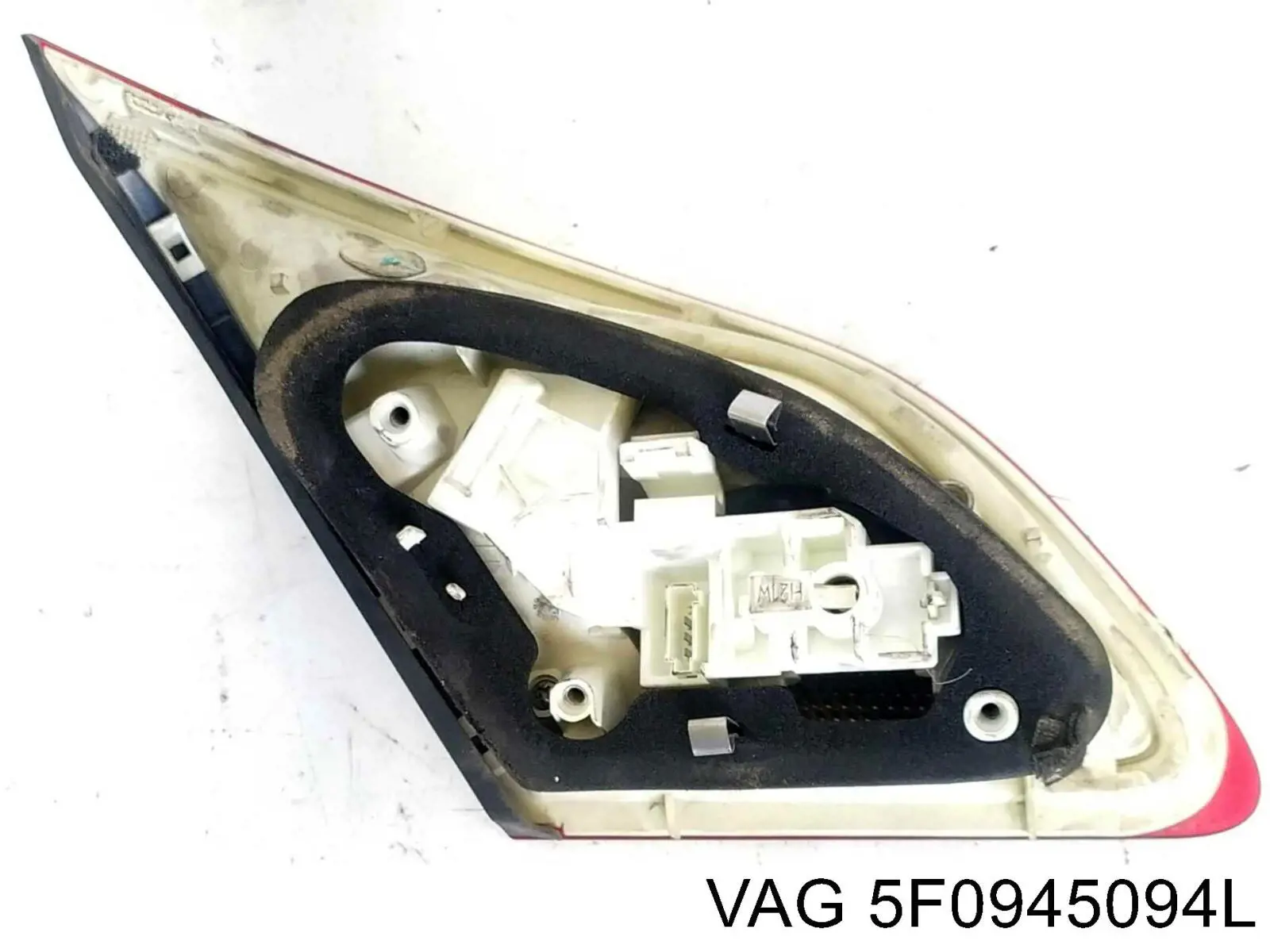 Lampa zespolona tylna prawa wewnętrzna VAG 5F0945094L cena, od 81,72 USD