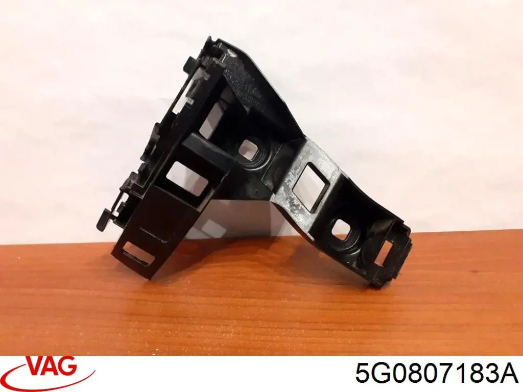 Wspornik zderzaka przedniego lewy zewnętrzny VAG 5G0807183A cena, od 10,39 USD