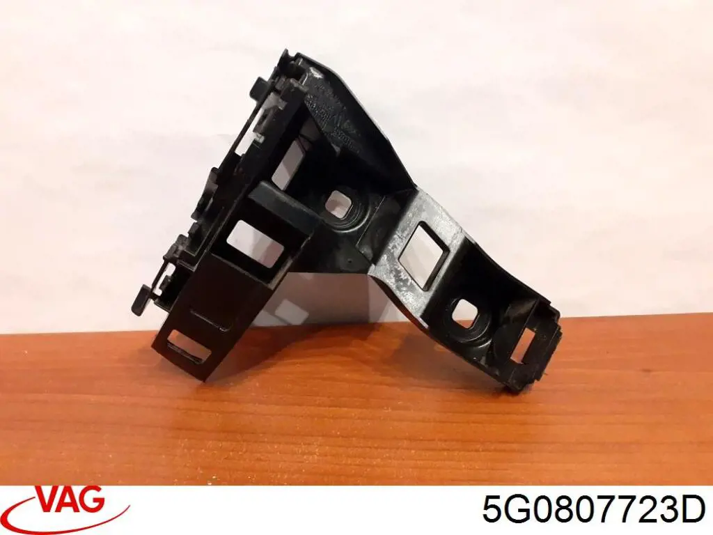 Wspornik zderzaka przedniego lewy VAG 5G0807723D cena, od 19,35 USD