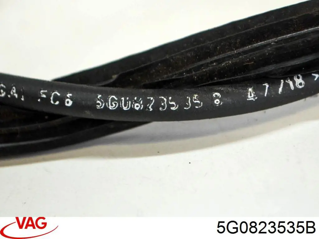 Do koszyka 5G0823535B VAG Linka otwierania maski tylna