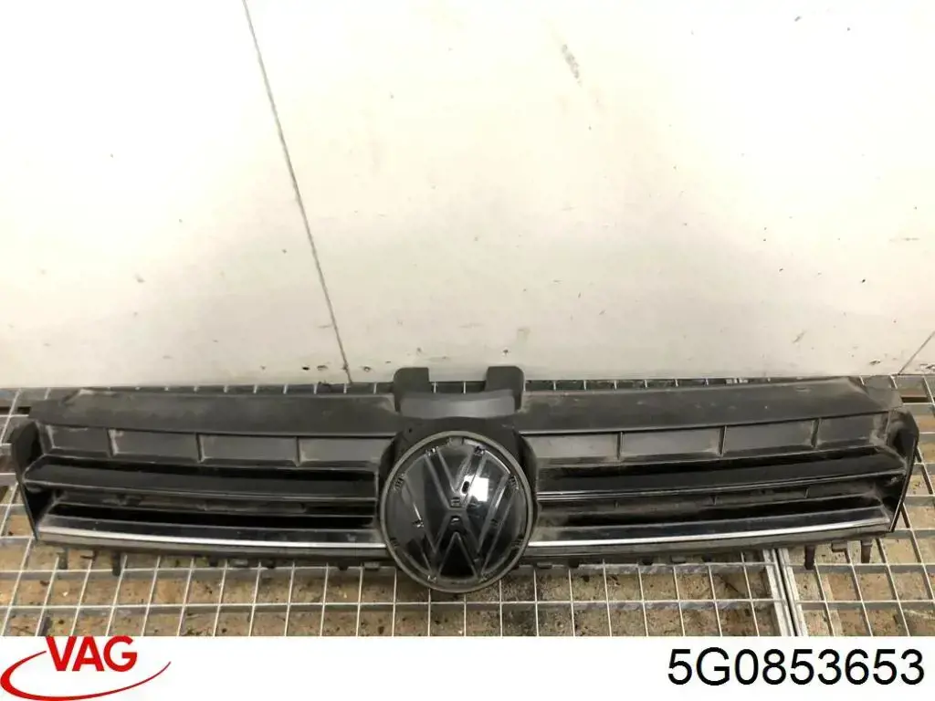 Atrapa chłodnicy 5G0853653 VAG