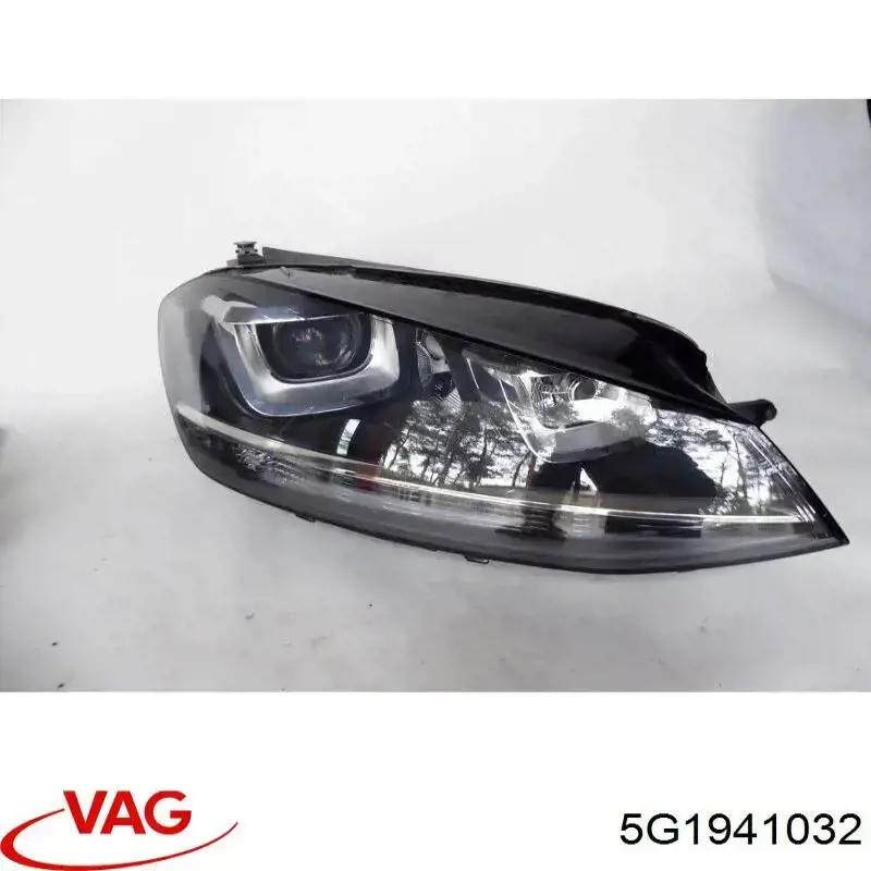 5G1941032 VAG Reflektor prawy
