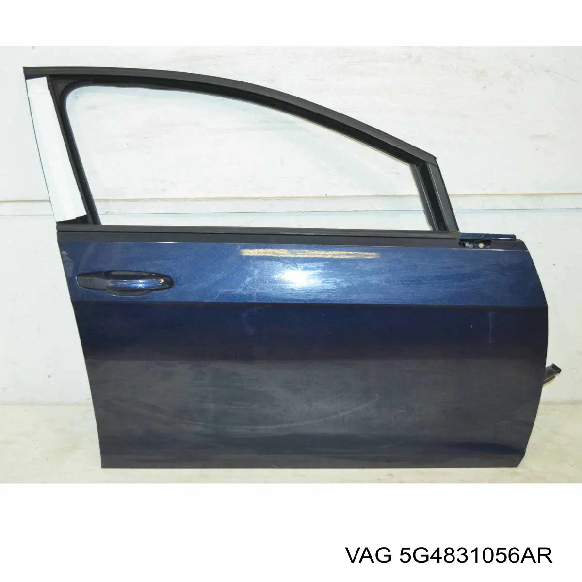Drzwi przednie prawe VAG 5G4831056AN cena, od 635,25 USD