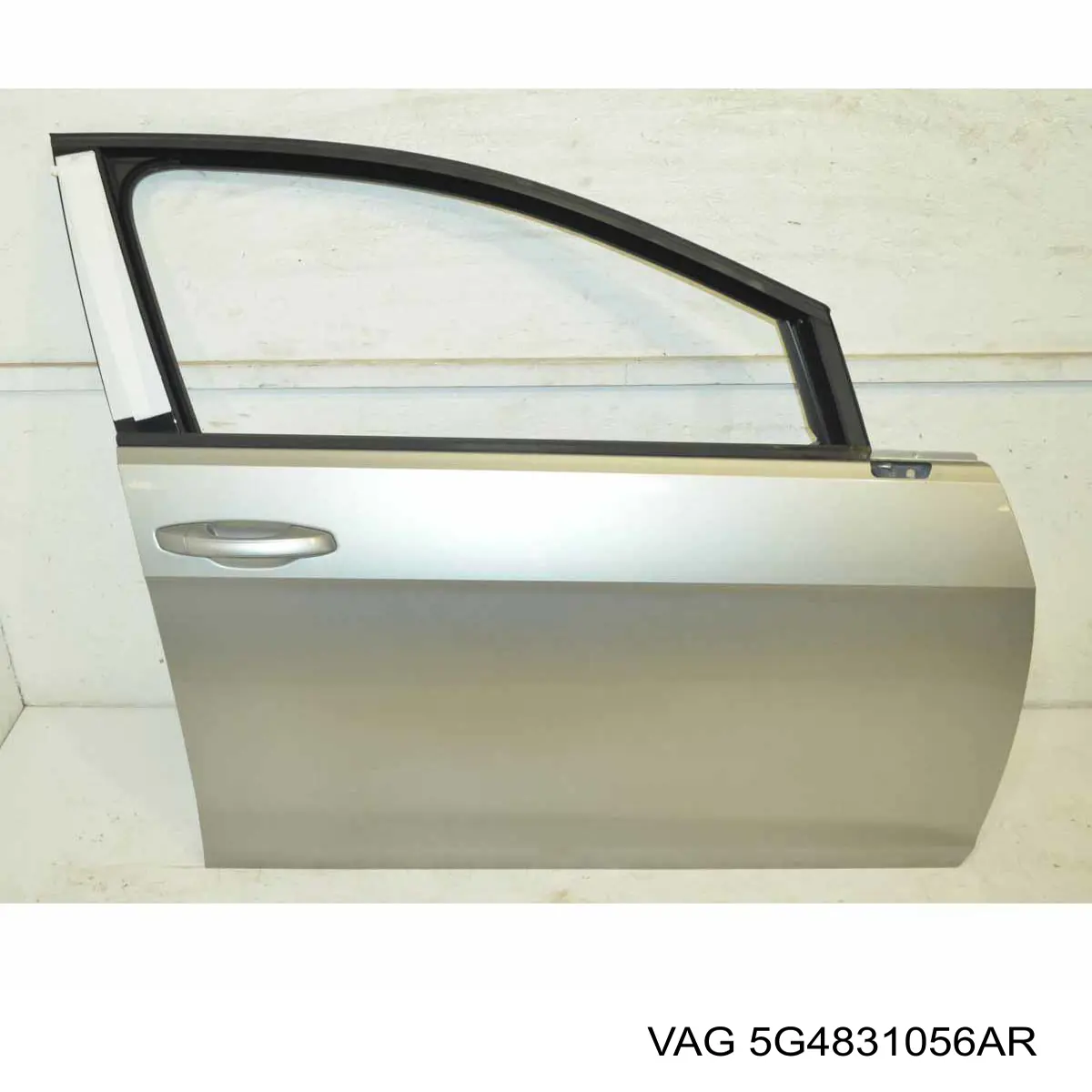 Do koszyka 5G4831056AN VAG Drzwi przednie prawe