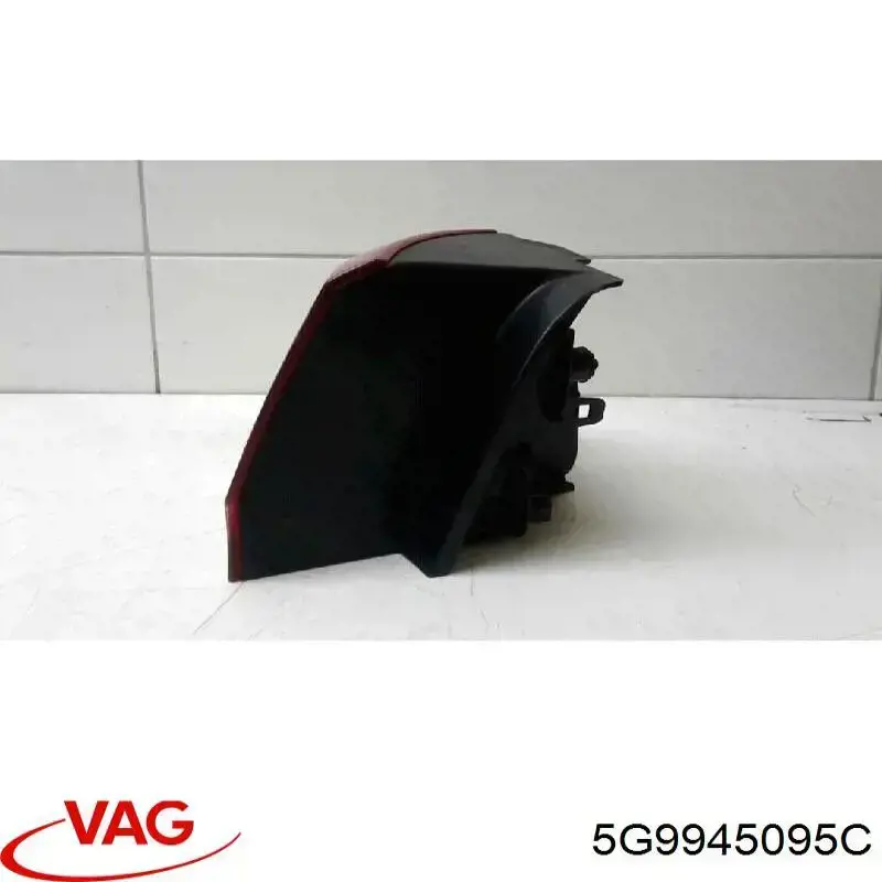 Lampa zespolona tylna lewa zewnętrzna VAG 5G9945095C cena, od 131,10 USD