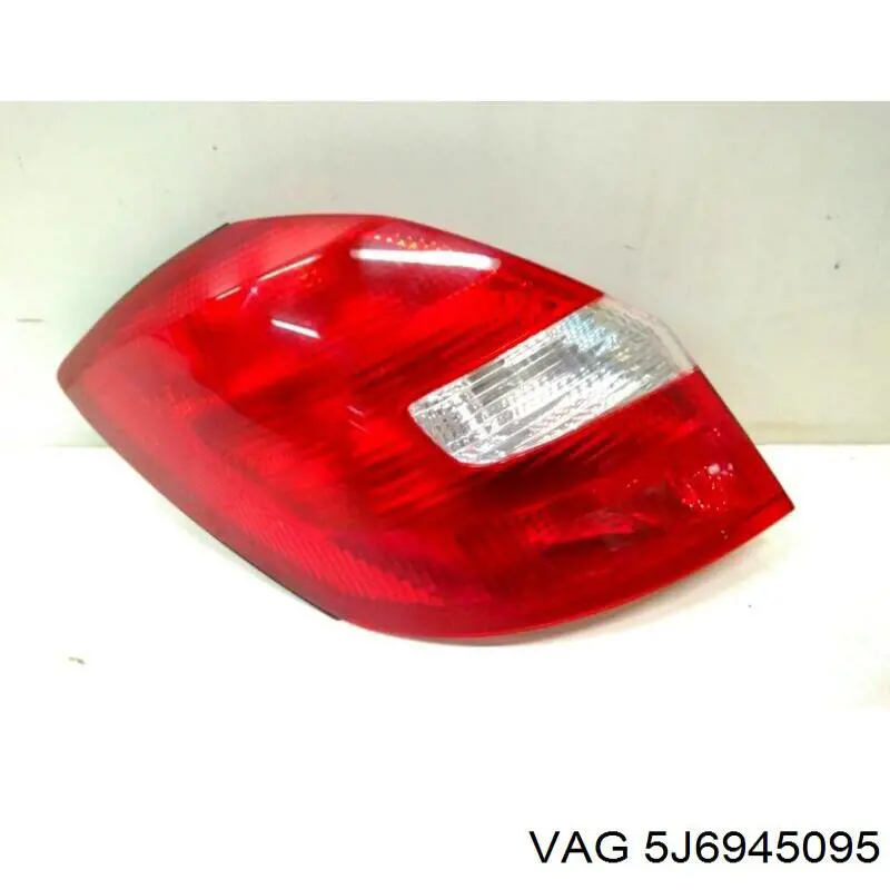 Do koszyka 5J6945095 VAG Lampa zespolona tylna lewa