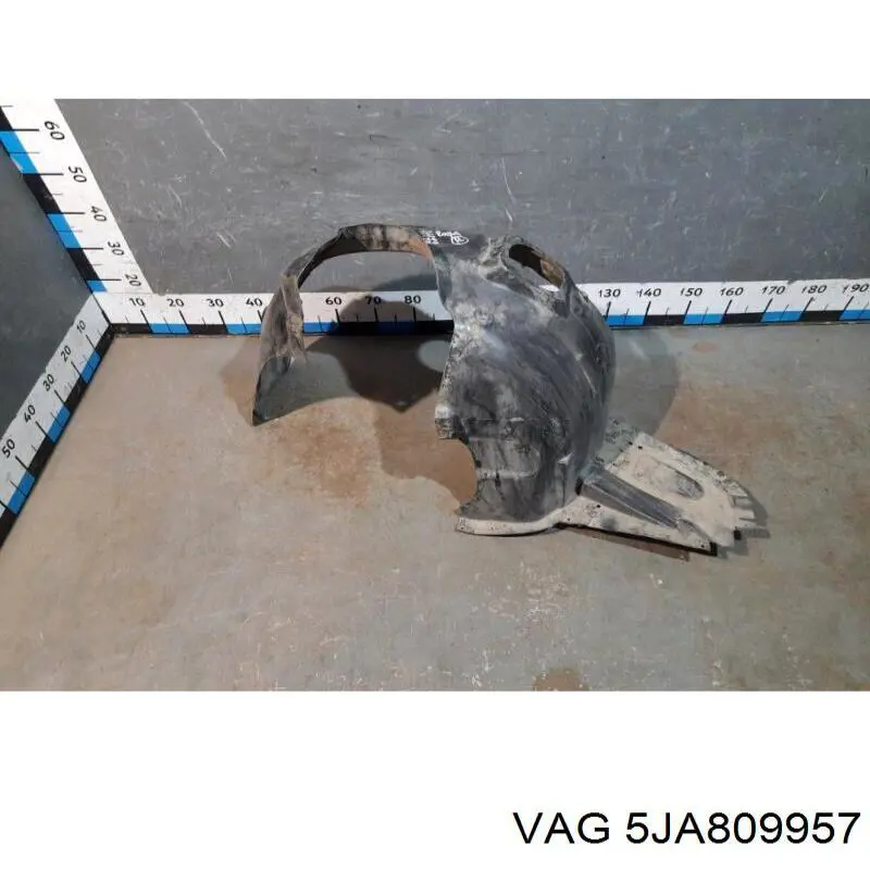 Nadkole błotnika przedniego lewe VAG 5JA809957 cena, od 27,93 USD