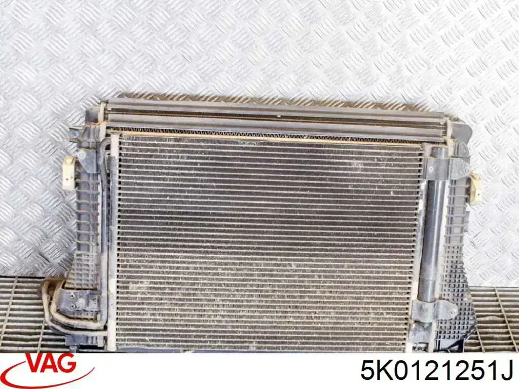 Chłodnica silnika VAG 5K0121251J cena, od 44,04 USD