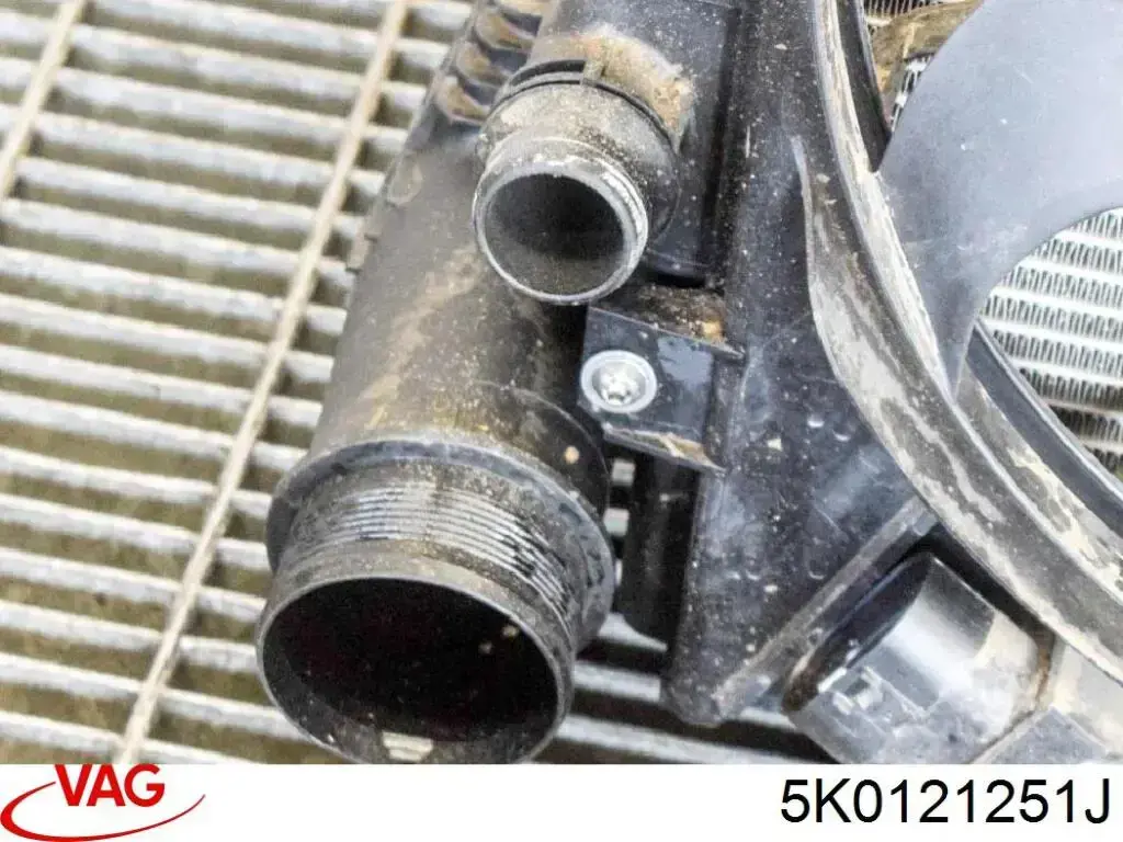 Chłodnica silnika 5K0121251J VAG