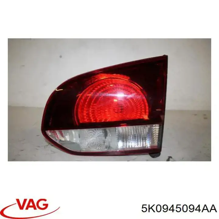 Lampa zespolona tylna prawa wewnętrzna VAG 5K0945094AA cena, od 57,89 USD