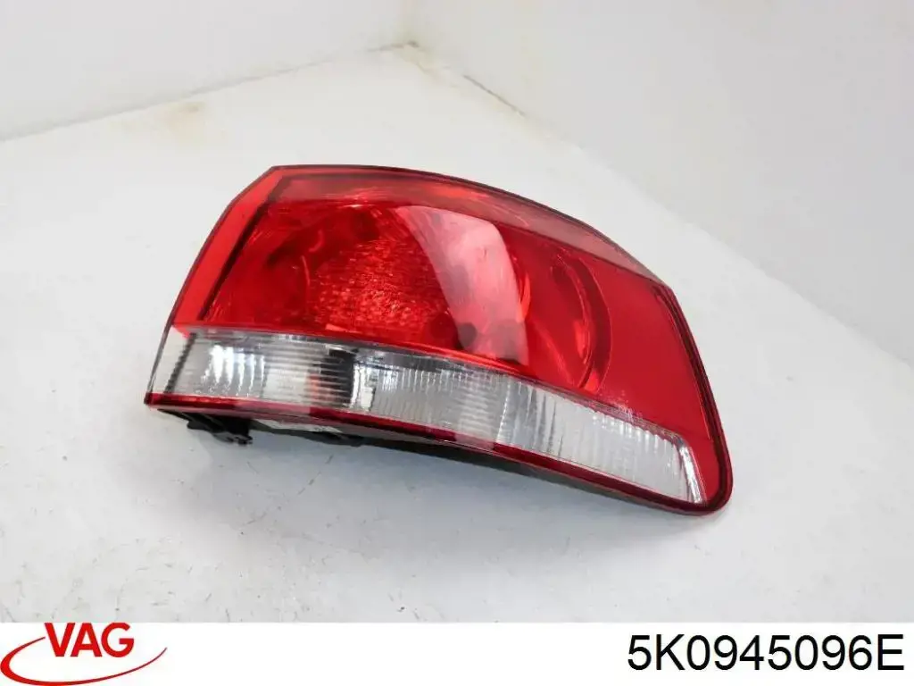 Do koszyka 5K0945096E VAG Lampa zespolona tylna prawa zewnętrzna