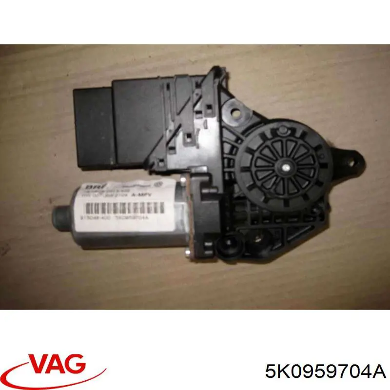5K0959704A VAG Mechanizm podnoszenia szyby drzwi tylnych prawych