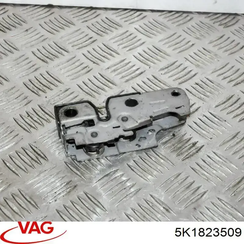 Do koszyka 5K1823509 VAG Zamek maski