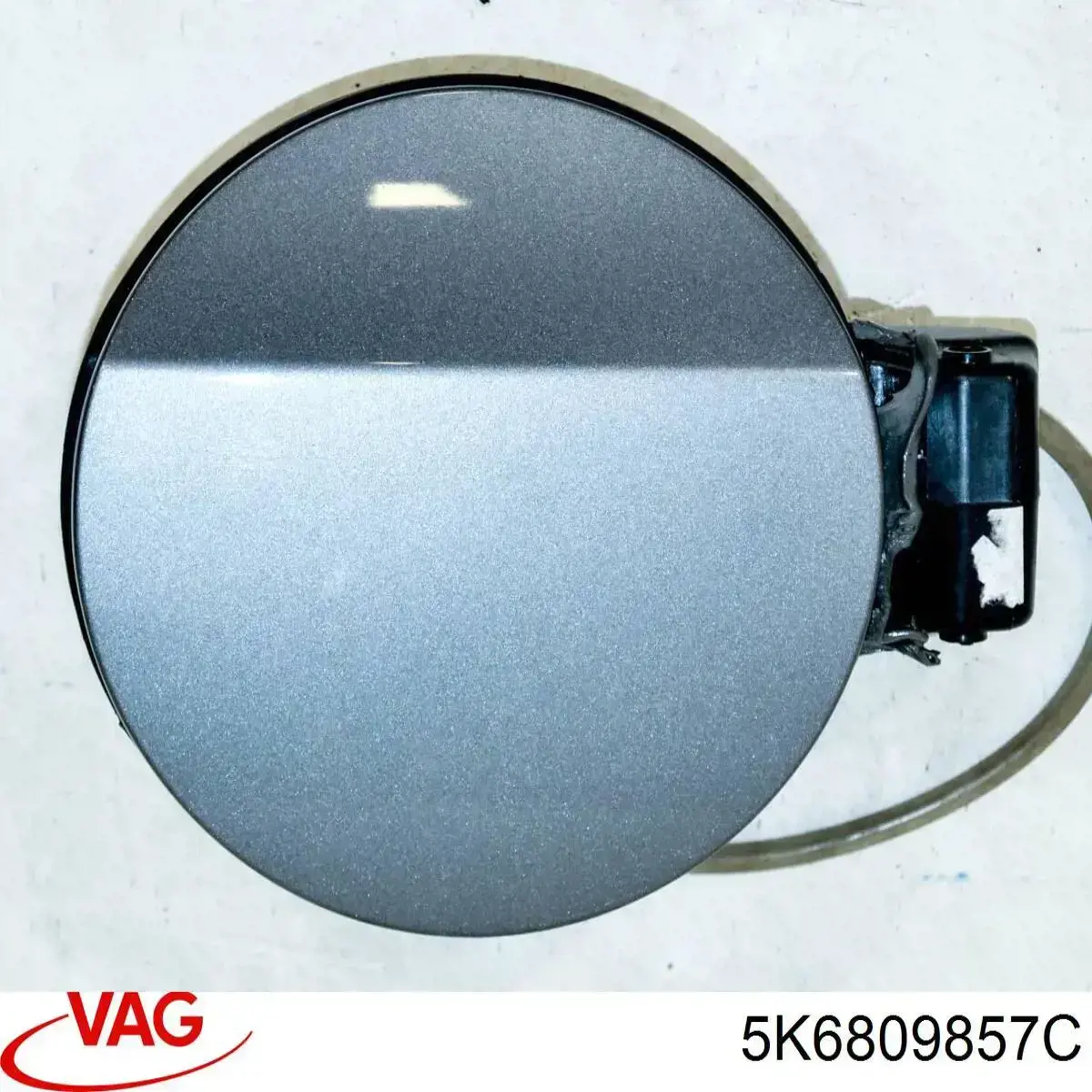 Do koszyka 5K6809857C VAG Klapka wlewu paliwa