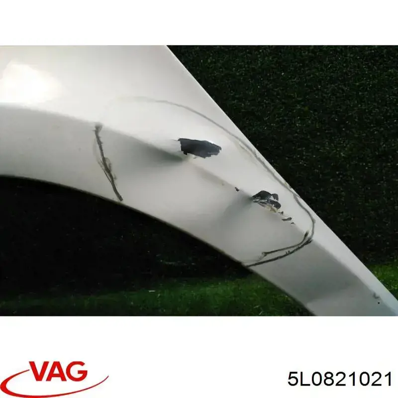 Błotnik przedni lewy VAG 5L0821021 cena, od 57,39 USD