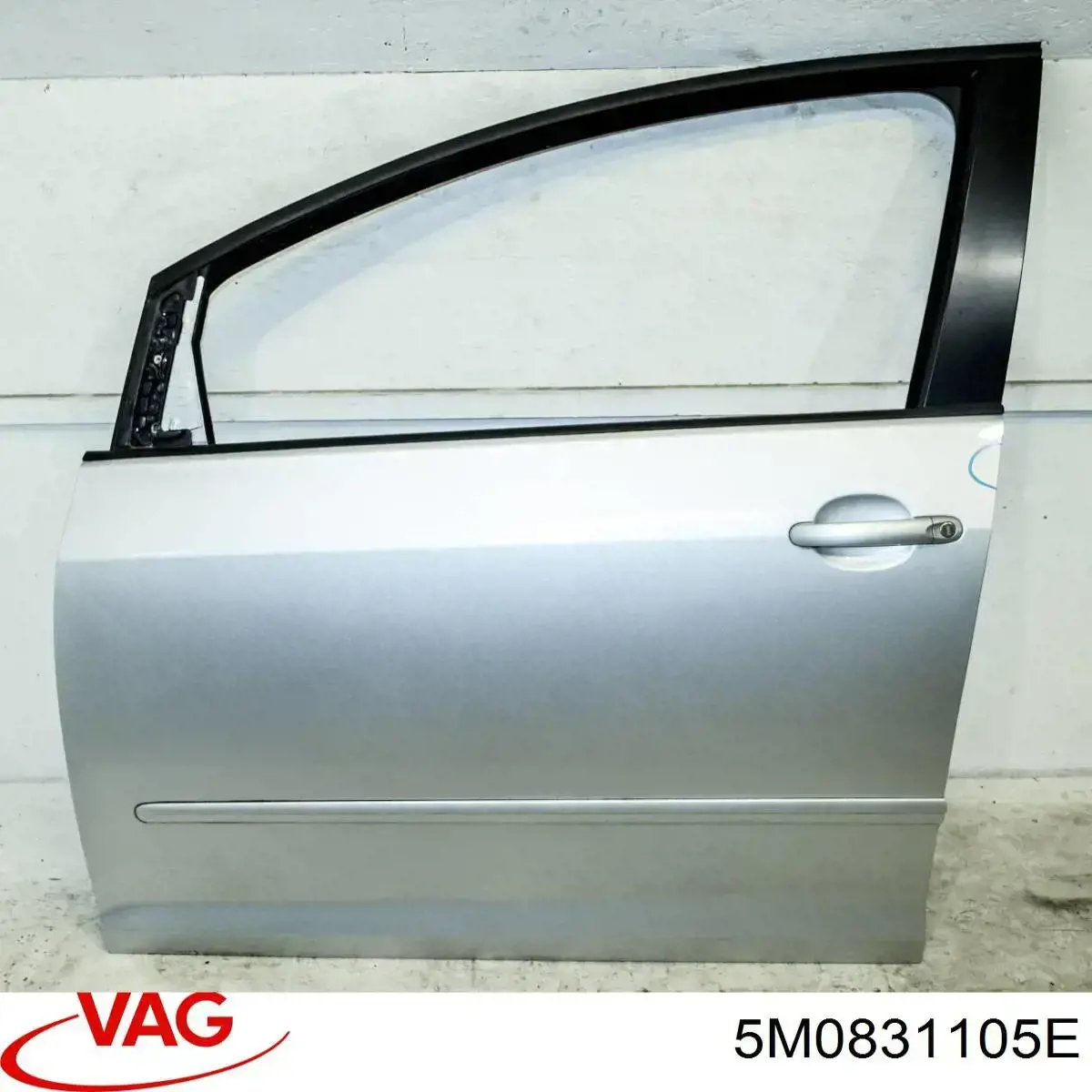 5M0831105E VAG Boczki drzwi przednich lewych
