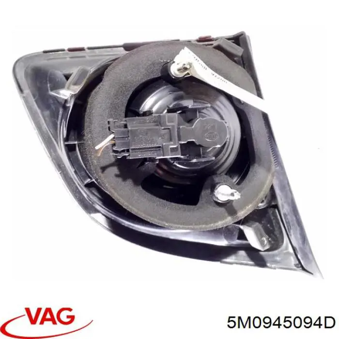 Lampa zespolona tylna prawa wewnętrzna VAG 5M0945094J cena, od 66,40 USD