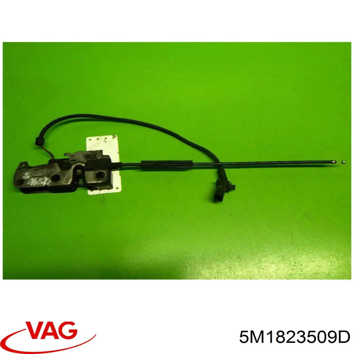 Zamek maski VAG 5M1823509D cena, od 47,67 USD