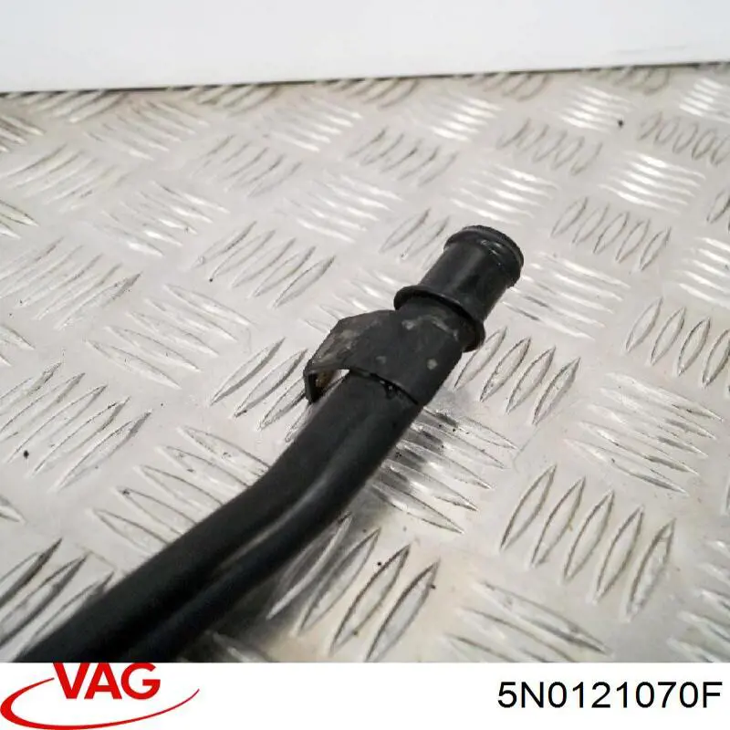 5N0121070F VAG Przewód (króciec) układu chłodzenia