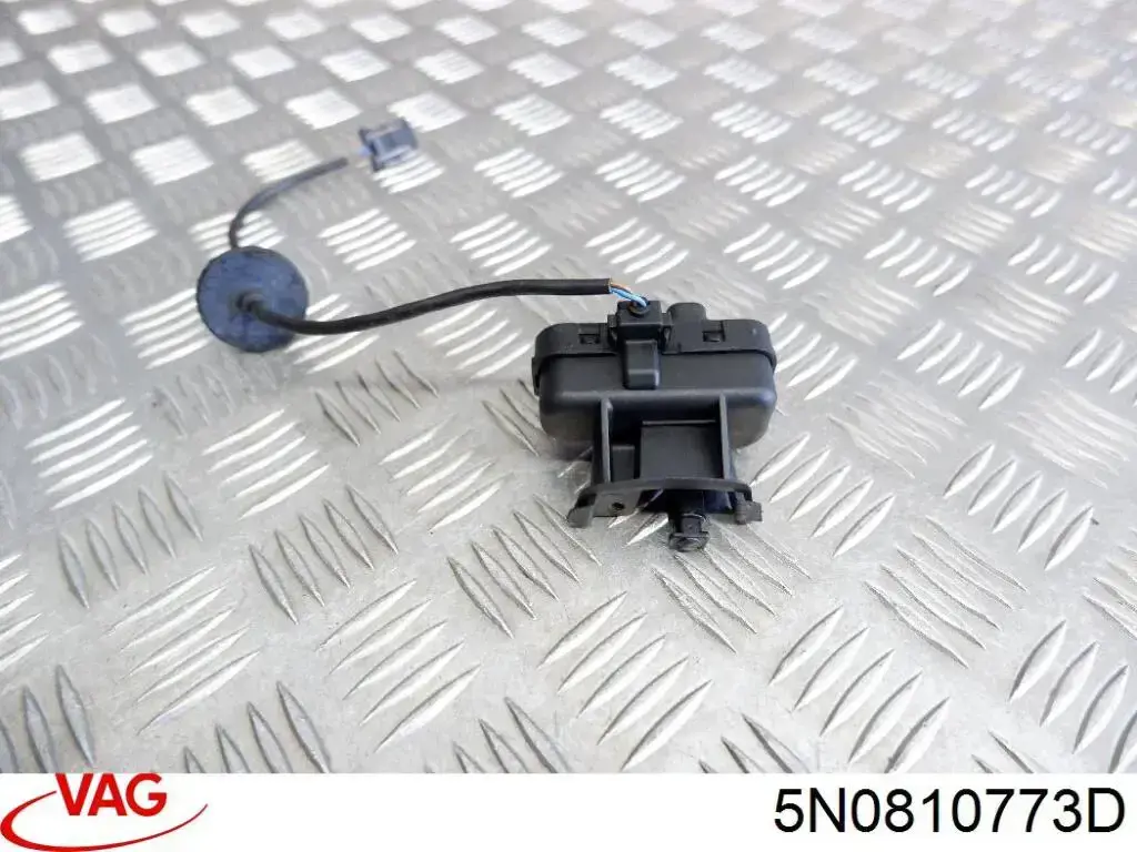 Do koszyka 5N0810773D VAG Zamek klapki wlewu paliwa = siłownik klapki wlewu paliwa
