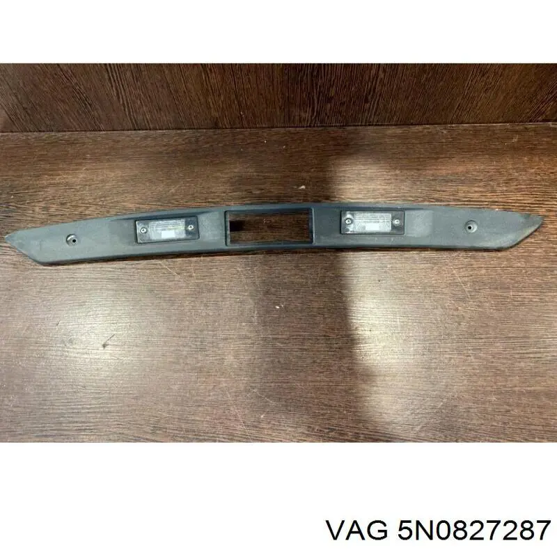 Obudowa lampki odświetlenia tablicy rejestracyjnej VAG 5N0827287 cena, od 52,64 USD