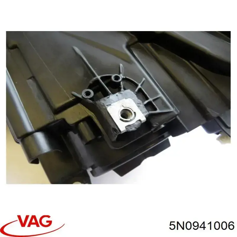 Reflektor prawy VAG 5N0941006 cena, od 545,91 USD