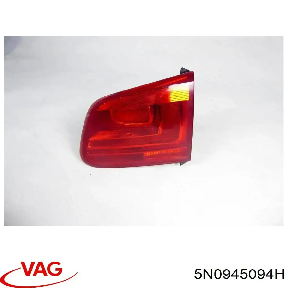 Lampa zespolona tylna prawa wewnętrzna VAG 5N0945094H cena, od 81,72 USD