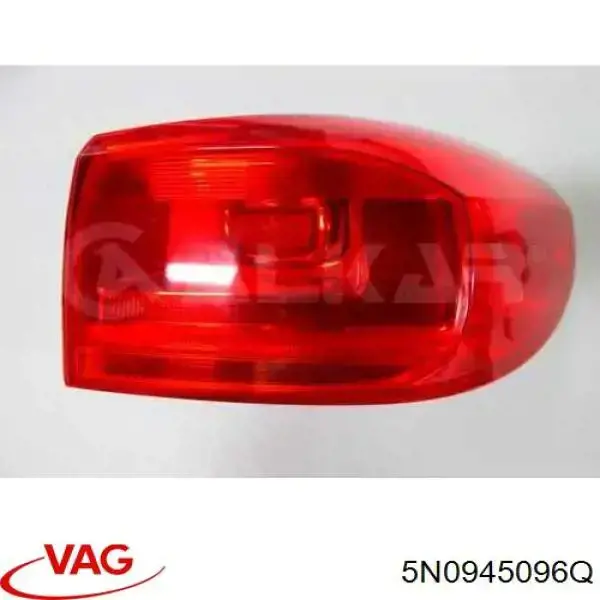 Lampa zespolona tylna prawa zewnętrzna VAG 5N0945096Q cena, od 120,62 USD