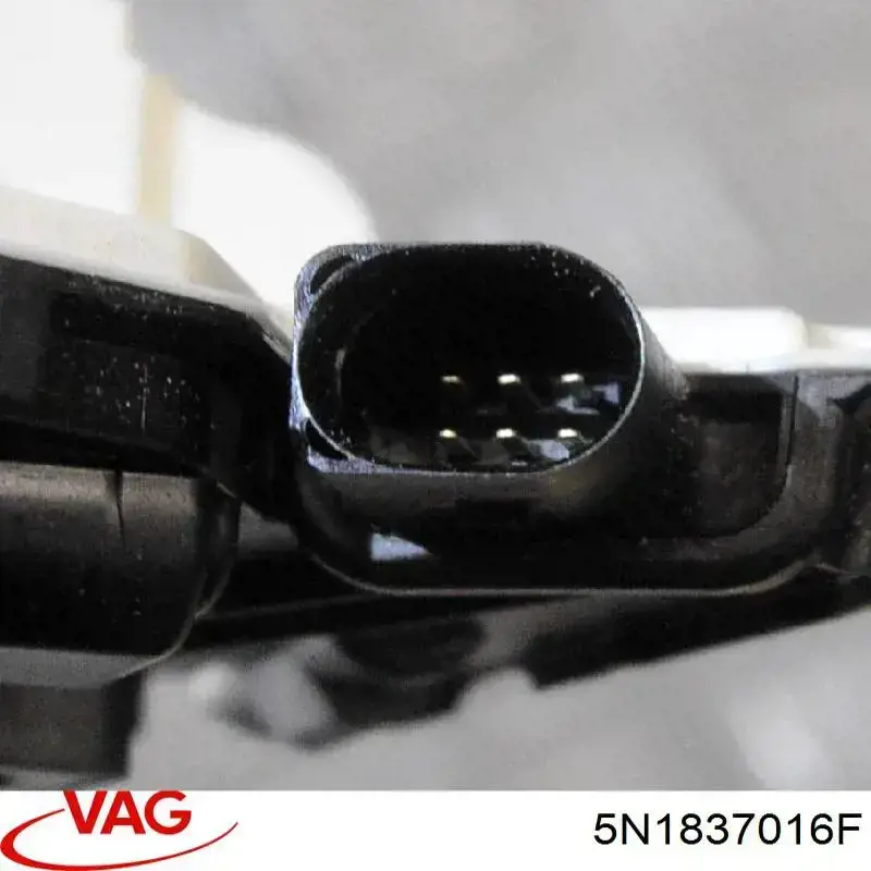 Zamek drzwi przednich prawych VAG 5N1837016F cena, od 35,75 USD