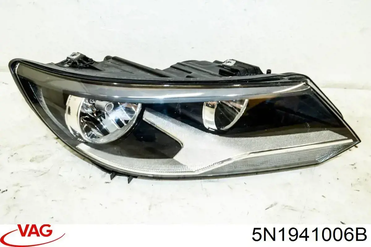 5N1941006B VAG Reflektor prawy