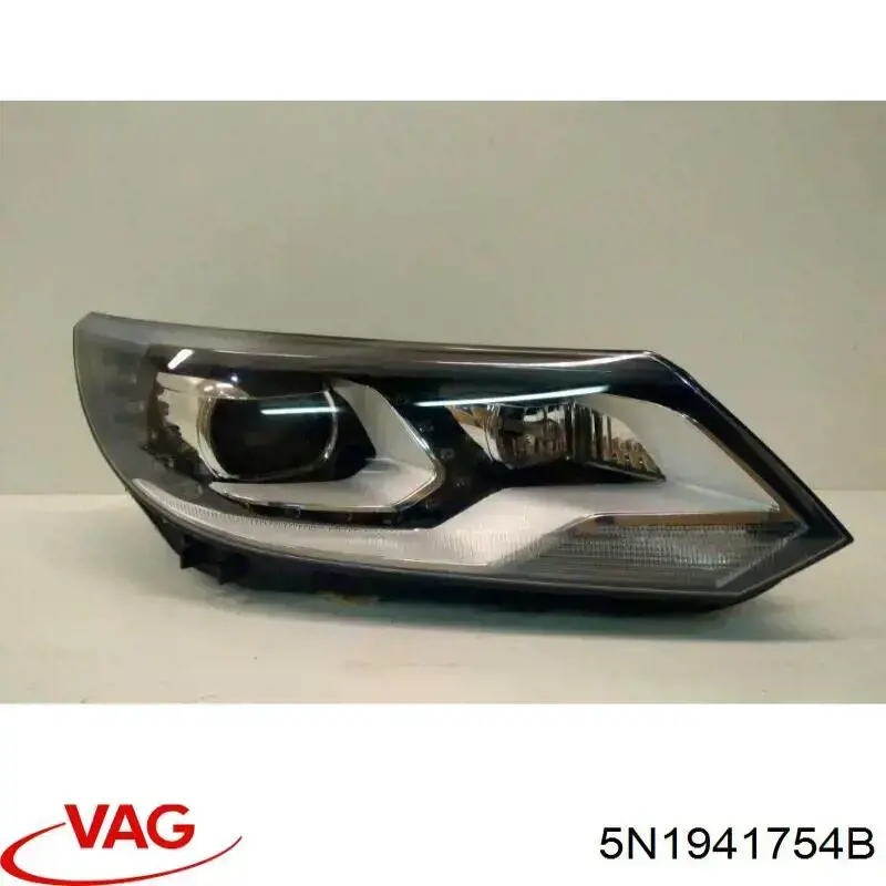 5N1941754B VAG Reflektor prawy