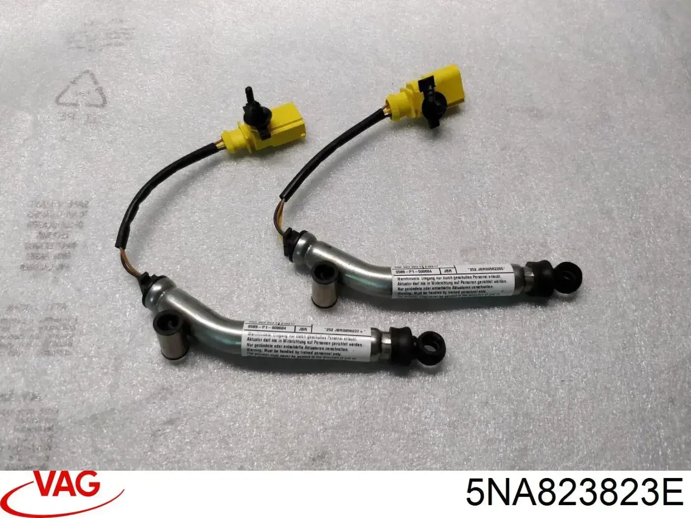 5NA823823E VAG Pirotechniczny zaczep zawiasu maski