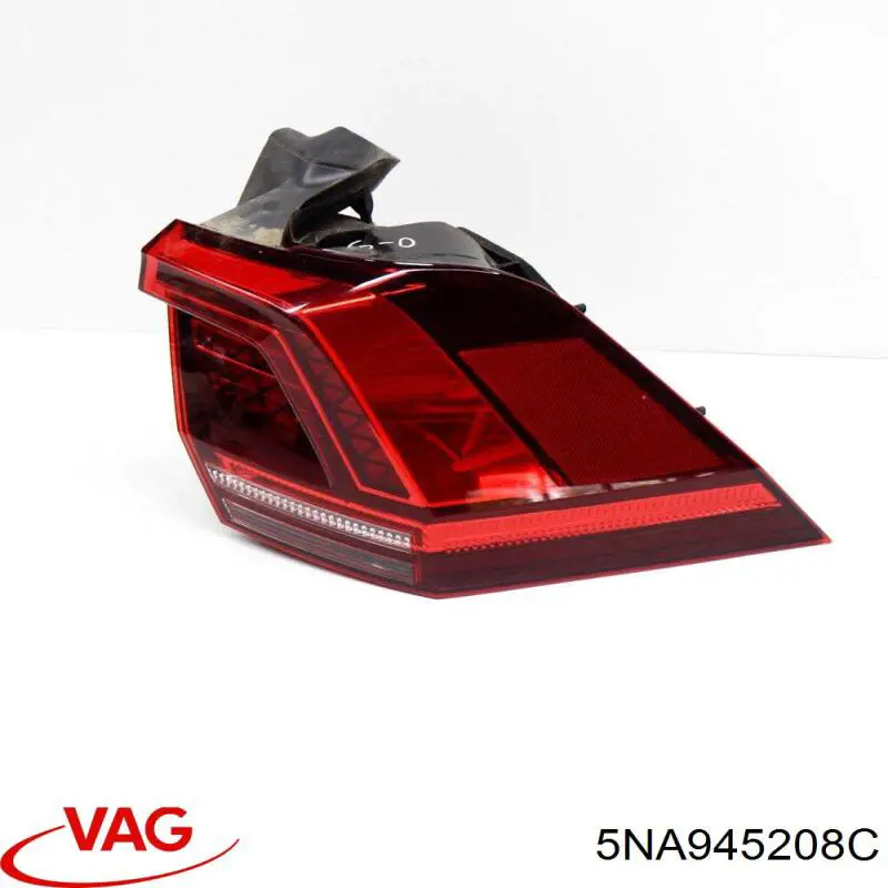 Lampa zespolona tylna prawa zewnętrzna VAG 5NA945208 cena, od 206,01 USD