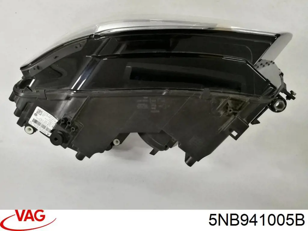 Reflektor lewy VAG 5NB941005B cena, od 269,87 USD