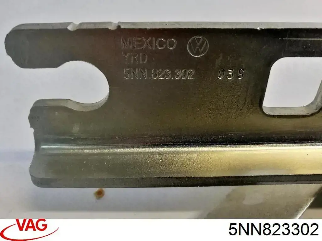 Zawias maski prawy VAG 5NN823302 cena, od 35,26 USD