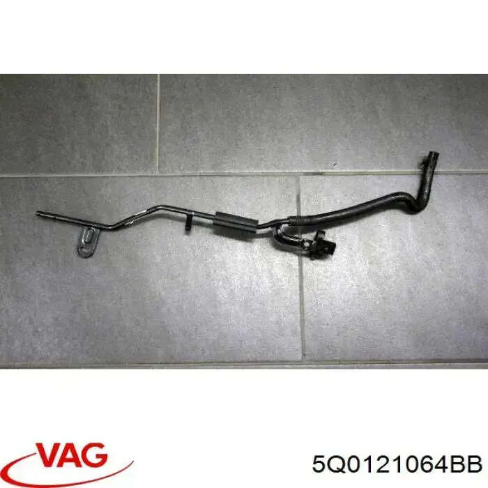 Przewód (króciec) układu chłodzenia 5Q0121064BB VAG