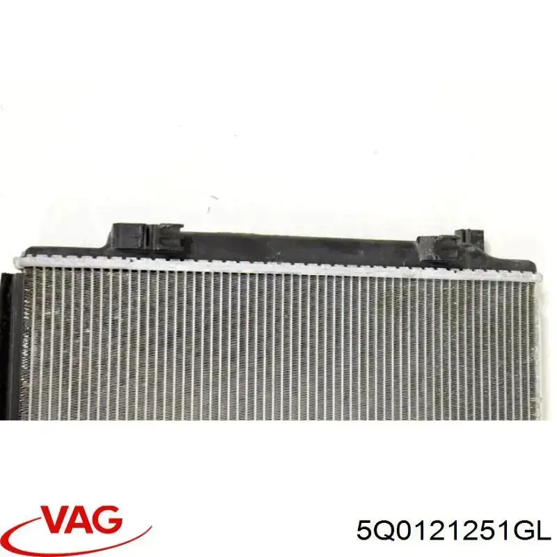 Chłodnica silnika VAG 5Q0121251GL cena, od 189,45 USD