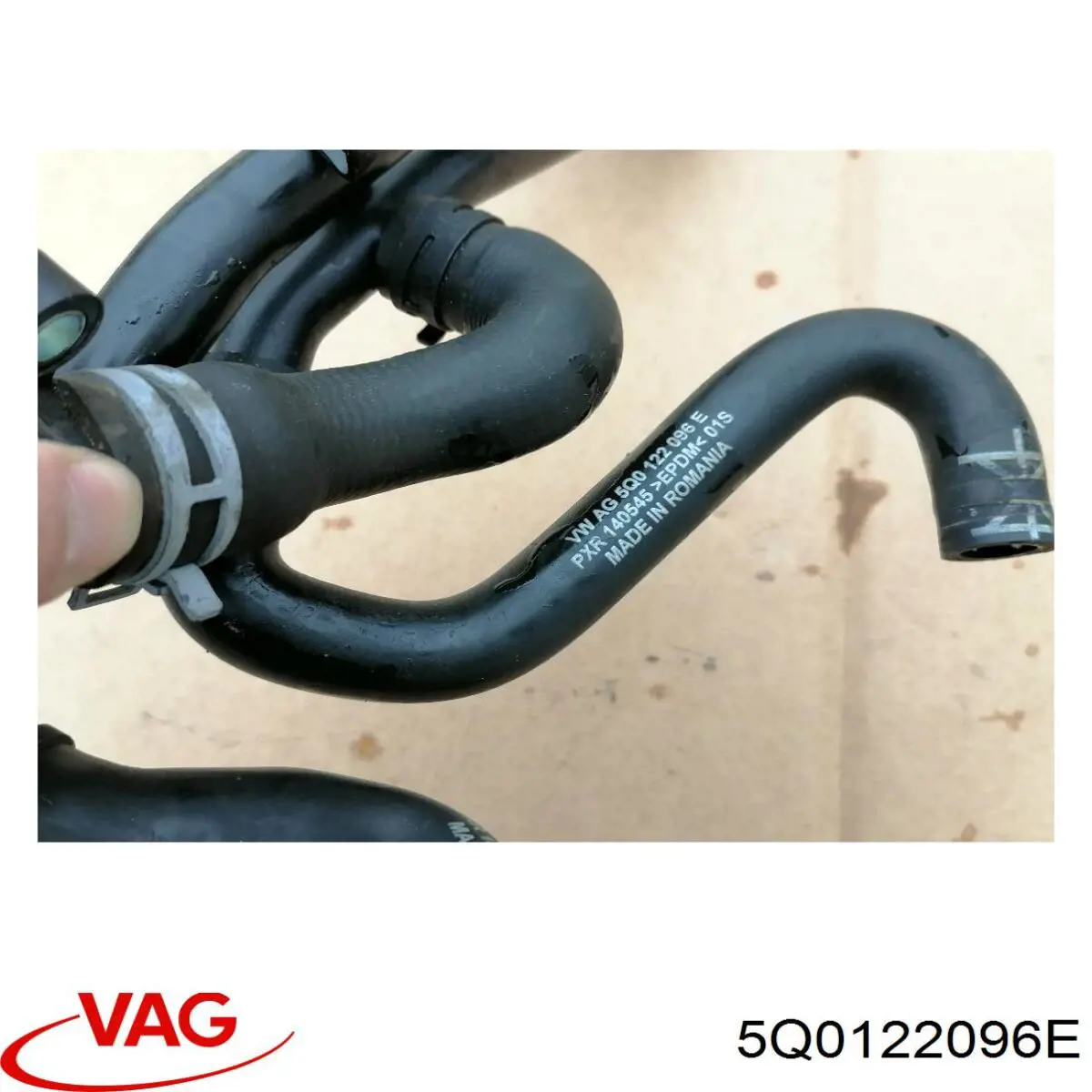 5Q0122096E VAG Przewód (króciec) chłodnicy górny