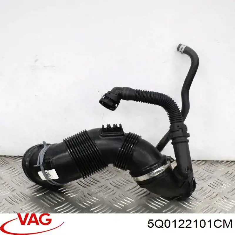 Do koszyka 5Q0122101CM VAG Przewód (króciec) chłodnicy górny
