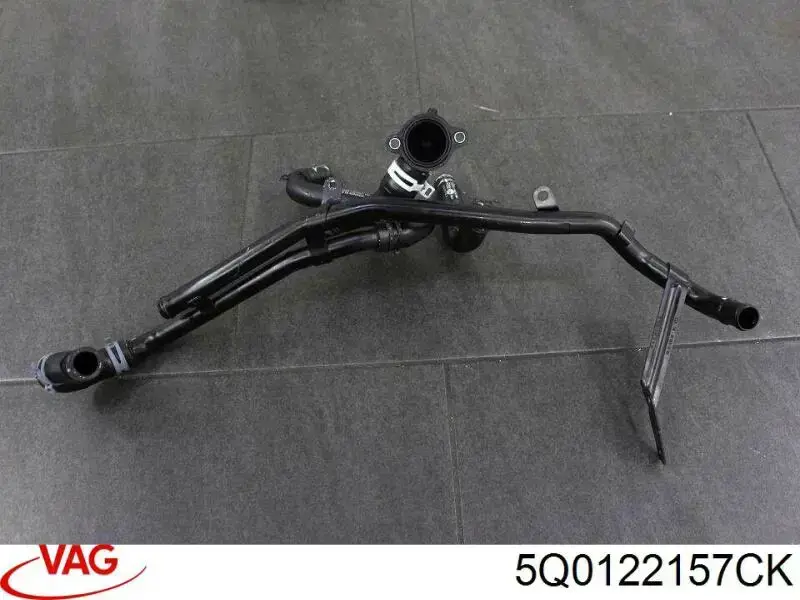 Przewód (króciec) układu chłodzenia VAG 5Q0122157CK