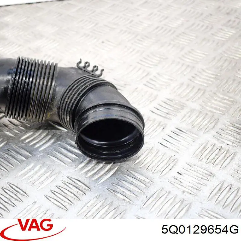 Króciec powietrza, wlot do turbiny (doładowanie) VAG 5Q0129654G cena, od 63,08 USD