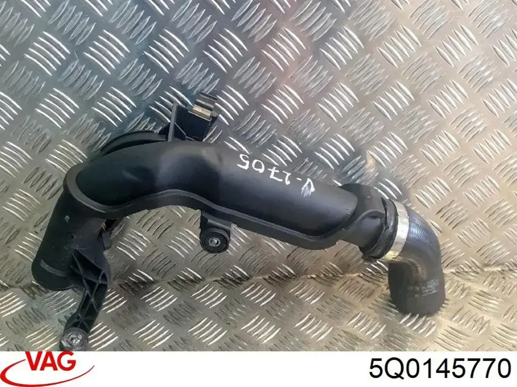 5Q0145770 VAG Przewód (króciec) intercoolera