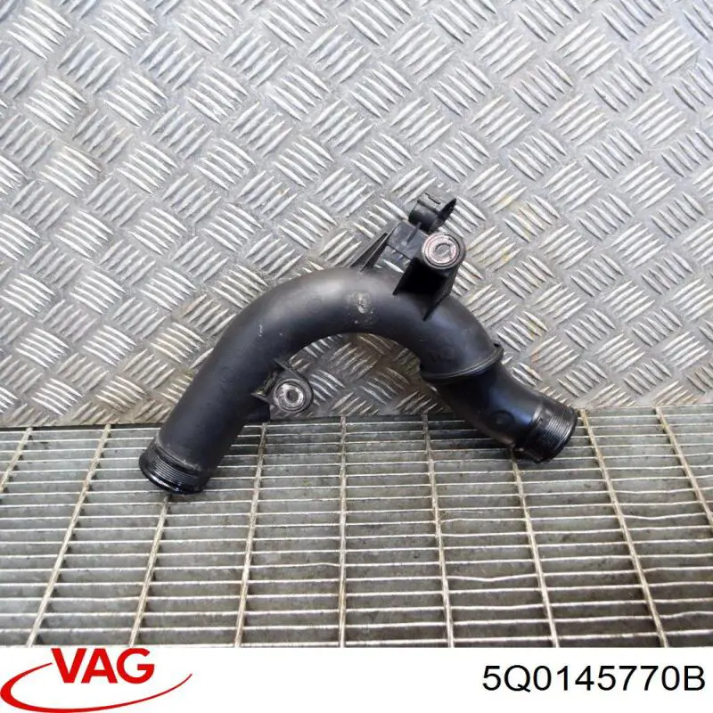 5Q0145770B VAG Przewód (króciec) intercoolera