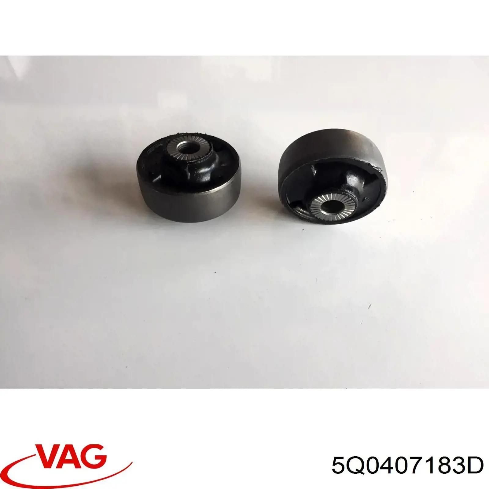 Silentblock przedniego wahacza dolnego 5Q0407183D VAG