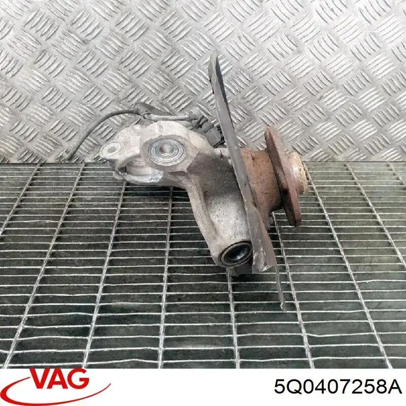 Do koszyka 5Q0407258A VAG Czop (zwrotnica) przedni prawy