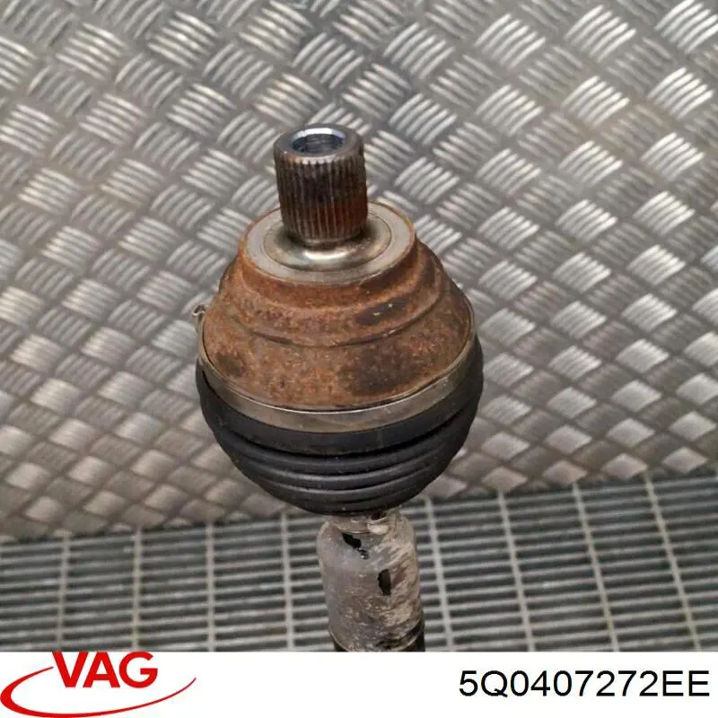 Półoś napędowa przednia prawa VAG 5Q0407272EE cena, od 262,20 USD